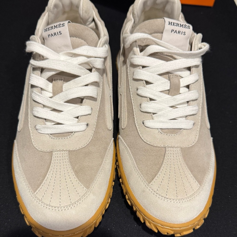 Women’s Hermes Jet sneaker